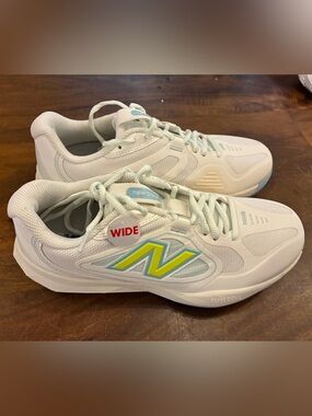 New Balance FuelCell Tennis Shoes White/Blue Wide Women’s – Worn Once